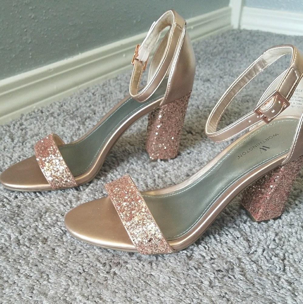 Heels - Picture 4 of 4